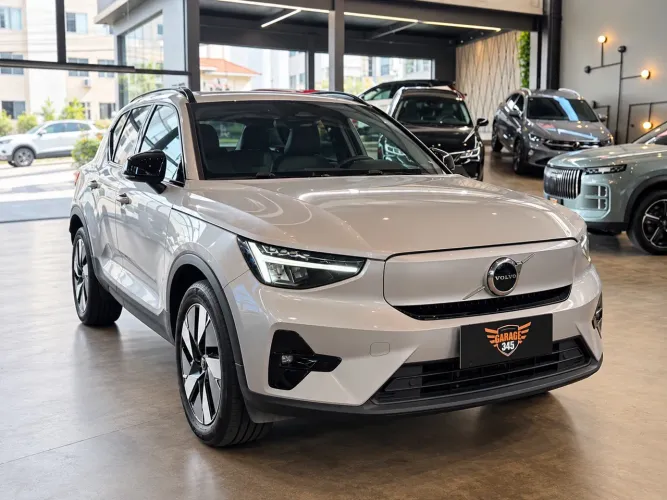 Volvo XC40 Recharge Plus (elétrico) 2024