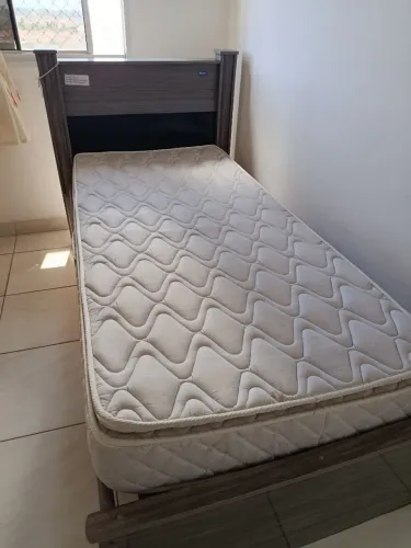 Cama solteiro com colchão