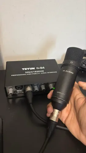 Interface de Áudio + Microfone condensador