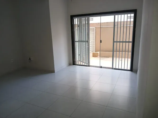 Imóvel para aluguel possui 110 metros quadrados com 3 quartos em Morada de Santa Fé - Cari
