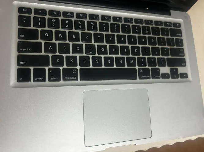 MacBook Pro A1278 13? Apple - Retirada de Peças - Com Amassado