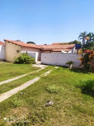 CASA NO BAIRRO SANTA CRUZ em terreno de 720m2