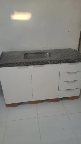 Balcão de granito com móvel 