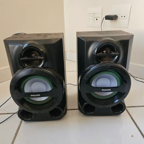 2 caixas de som Philips mais amplificador kinter. Modelo FWM2200