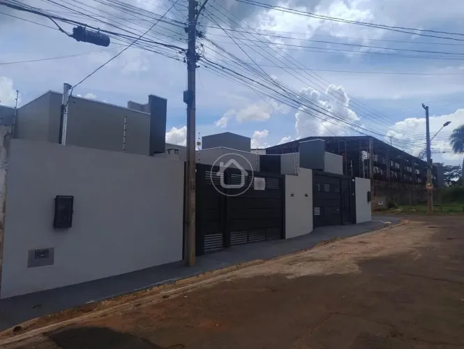 CASA NOVA COM CHURRASQUEIRA - SUB ESQUINA