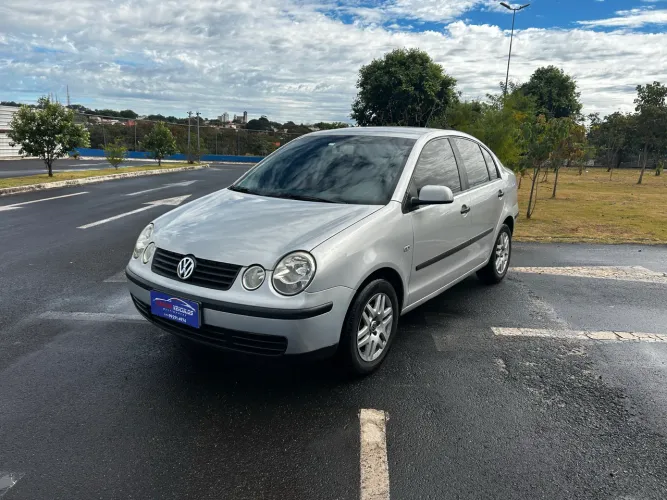 Volkswagen Polo Sedan 1.6 MI 101cv 8V 4P 2005
