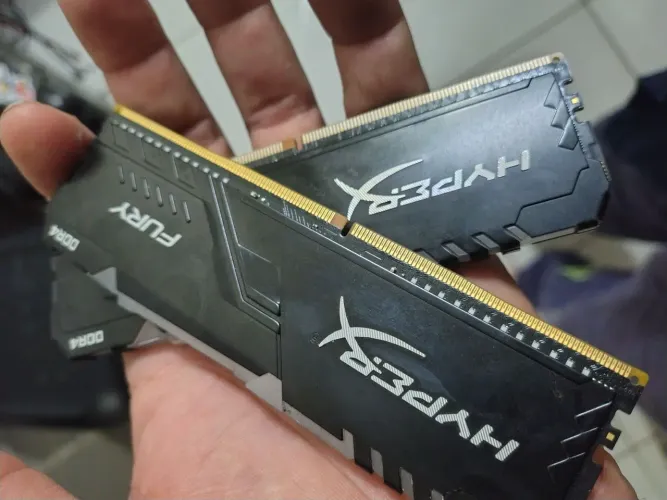 16GB DDR4 RGB 3200mhz KINGSTON FURY DUAL CHANELL