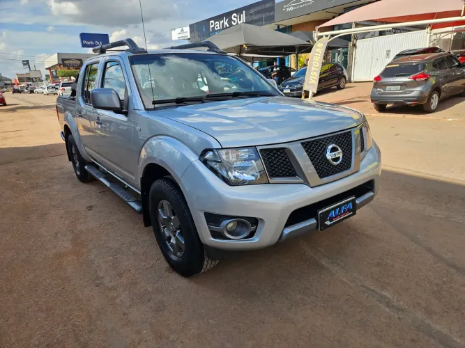 Nissan Frontier SV AT. CD 4X4 2.5 TB Dies. Aut. 2016