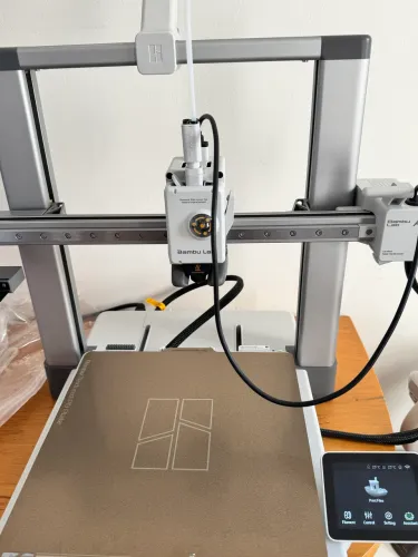 Impressora 3D A1 -Combo 21h de uso apenas - SEMINOVA