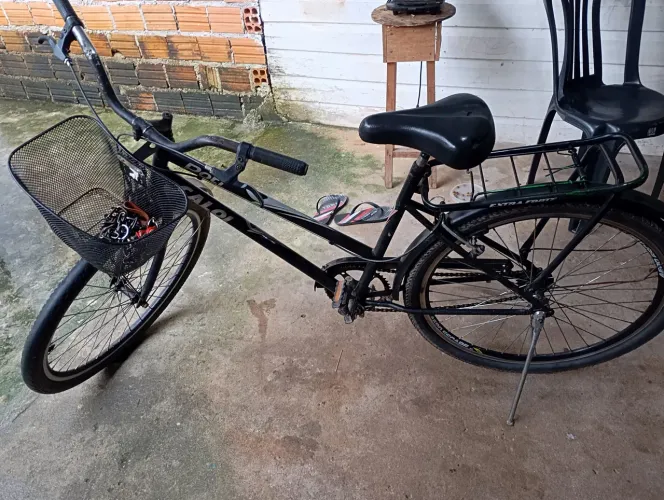 Duas aro 26 , uma tá parada outra pronta pra andar.