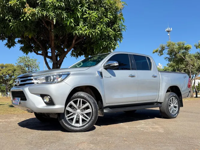Toyota Hilux CD SRX 4X4 2.8 TDI 16V Diesel Aut. 2016