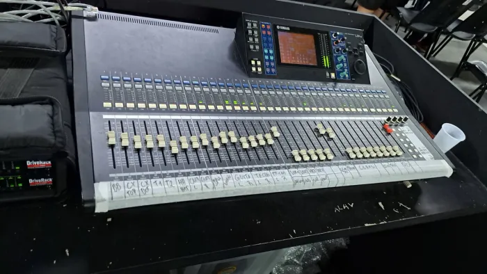 Mesa de som digital Yamaha LS9