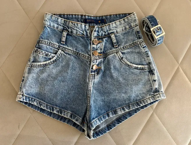 Short jeans feminino