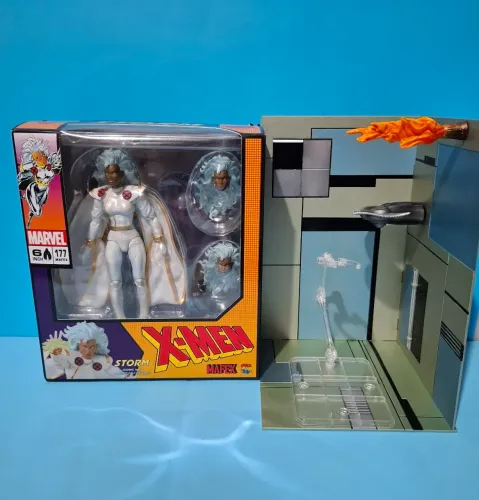 X-Men Tempestade/Storm Mafex(Leia a descrição)