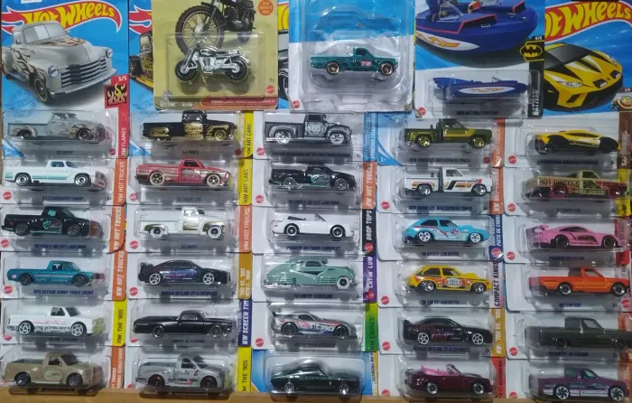 Hot Wheels e Machtbox R$40,00 cada