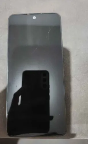 Redmi note 13 com a tela trincada