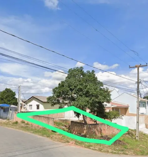 Terreno de esquina para comércio. Rua Madagascar.