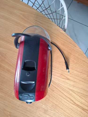 Cafeteira três vermelha