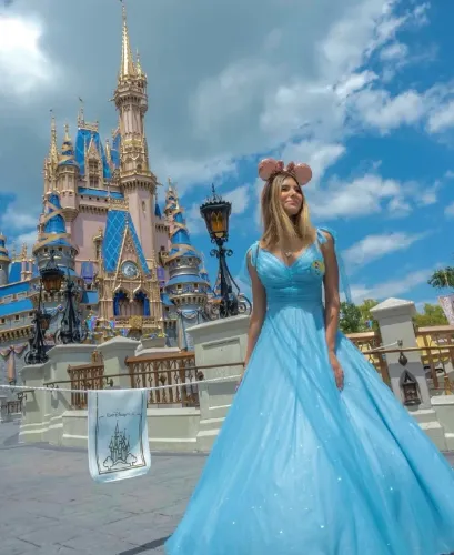 Vestido Longo Azul Claro Princesa com Brilho - Festa, Debutante, Ensaio