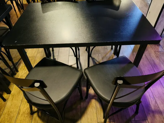 Mesa c/ 4 cadeiras