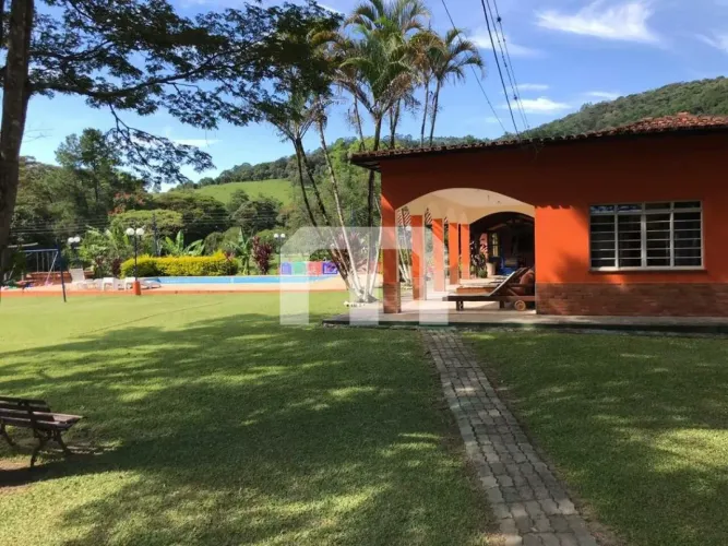 LINDO SÍTIO EM NAZARÉ PAULISTA A VENDA