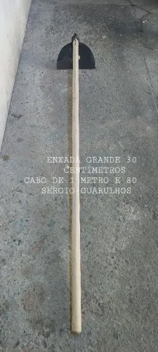 Enxada grande e cabo de 1 metro e 80