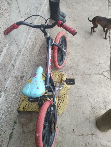 Venda-se uma bicicleta