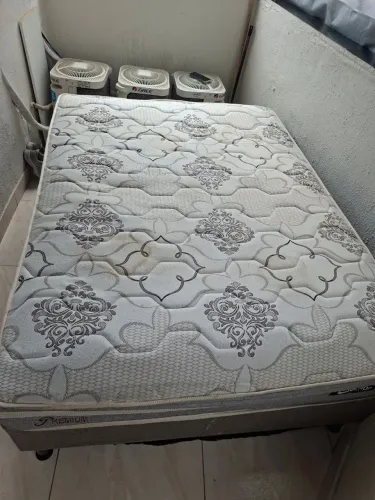 Cama e colchão a venda
