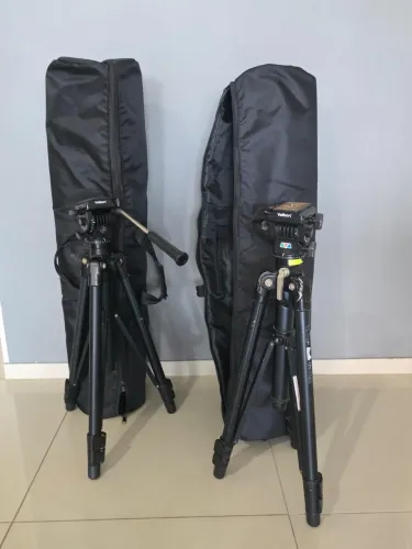 2 tripés VELBON profisisonal