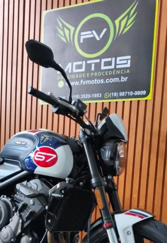 TRIUMPH TRIDENT 660 TRIPLE TRIBUTE 2025 - ÚNICO DONO