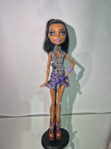 Boneca Monster High Robecca Steam dance class