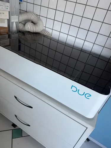 Máquina de gravação e corte a laser
