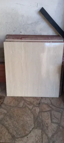 PISO CERÂMICA 60x60 (sobra de obra)