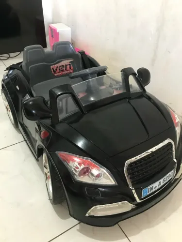 Carro elétrico infantil 
