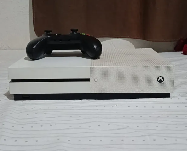 Xbox one S 1 tera + controle original