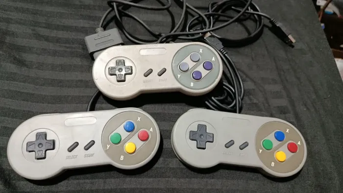 Lote 3 joysticks Controles Estilo Super Nintendo (2 USB e 1 p/ console tradicional)