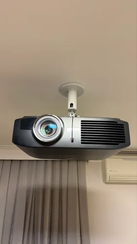 Projetor Panasonic 3D Full HD PTae8000