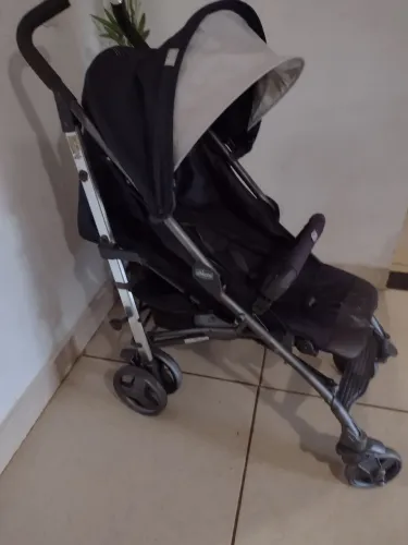 Carrinho de bebê passeio 