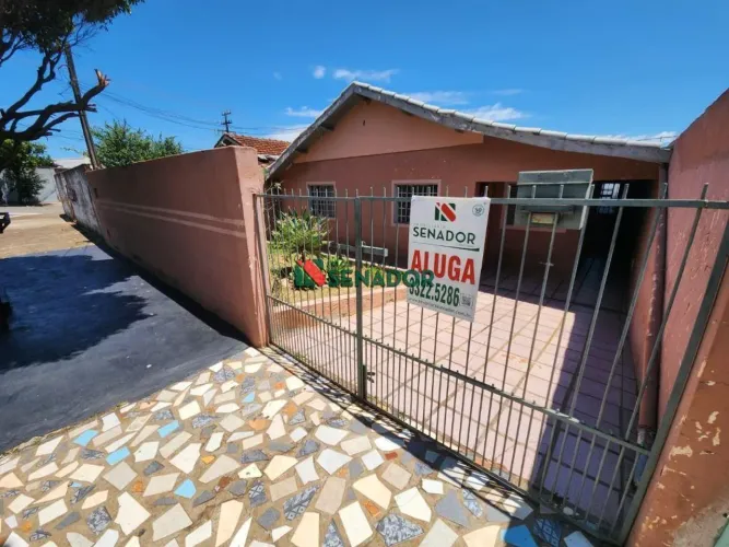 Casa à venda em Londrina, Ernani de Moura Lima, com 2 quartos, com 70 m²