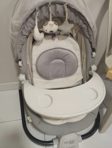 Cadeira de balanço infantil 