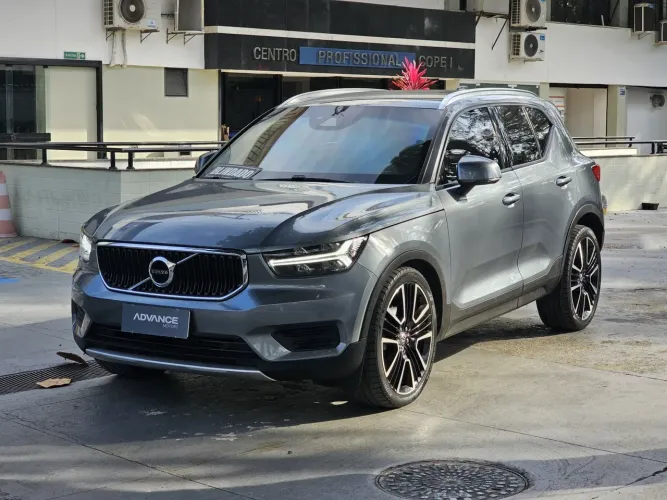Volvo XC40 T-5 Moment First Edit 2.0 252cv AWD 2019