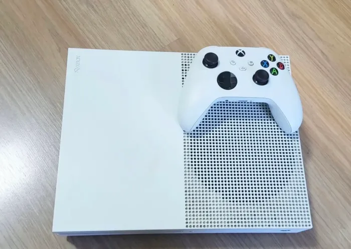 Xbox One S - 2 controles