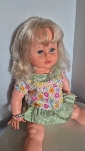 Boneca charmosa 