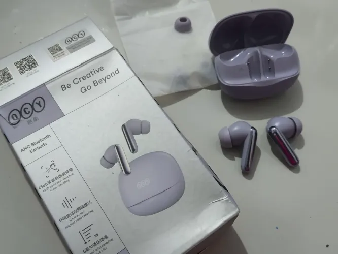 Fone de ouvido QCY N50- roxo