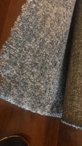 Tapete ótima qualidade e elegante. 3,00 x 2,00 Cor mesclado preto e cinza