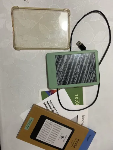 KINDLE 11 GERAÇÃO.ATENÇÃO,A TELA POSSUI ALGUNS RISCOS