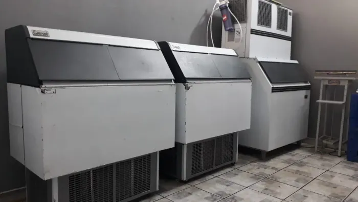 Máquina de gelo - Economize e comece a fazer dinheiro