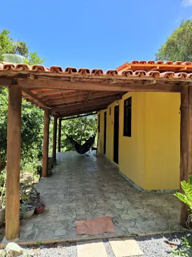Casa com piscina alugar por temporada em Imbassai Litoral Norte. Descanso e lazer.