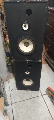 Caixas acústica vintage funcionando no estado das fotos