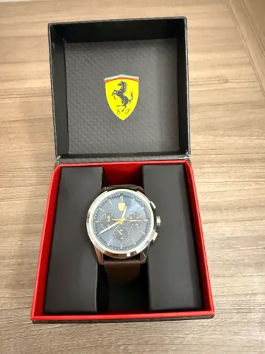 Relógio Ferrari